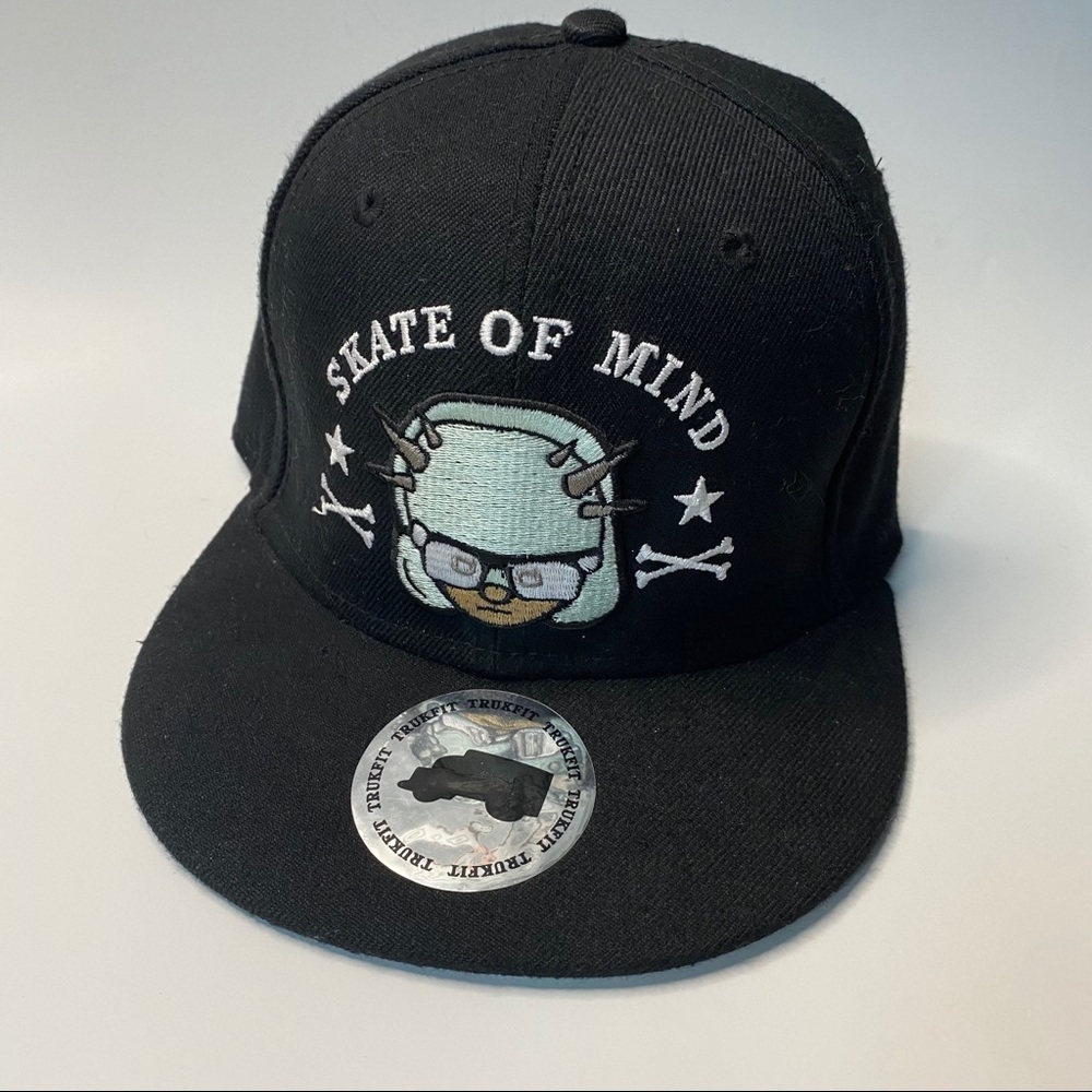 Skate of mind hat/cap SnapBack. Trukfit. Misfits